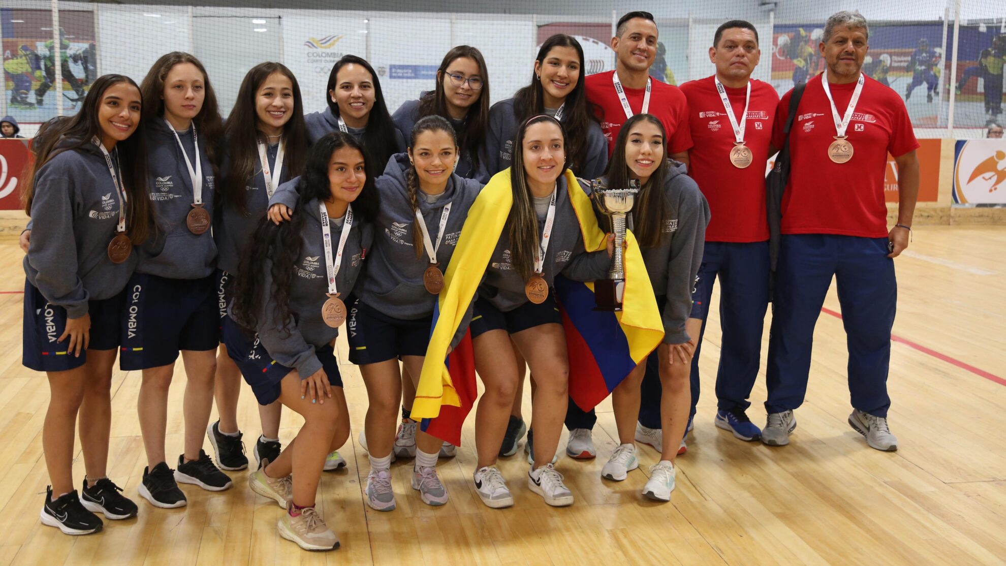 el equipo sénior damas de Colombia se adjudicó el cupo al campeonato mundial de hockey patín